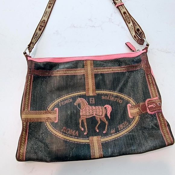 UNIQUE VERY RARE VINTAGE PINK FENDI SELLERIA SPALMATI MESSENGER/CROSS BODY BAG. - Picture 2 of 16
